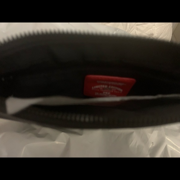 NWT Spray Ground Clutch - Picture 5 of 6